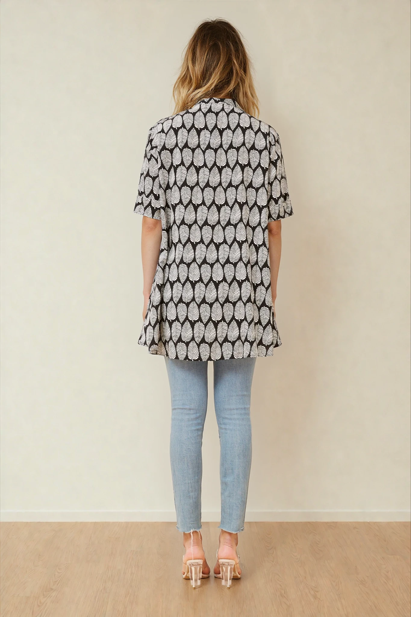 Monochrome Leaf Flow Shirt